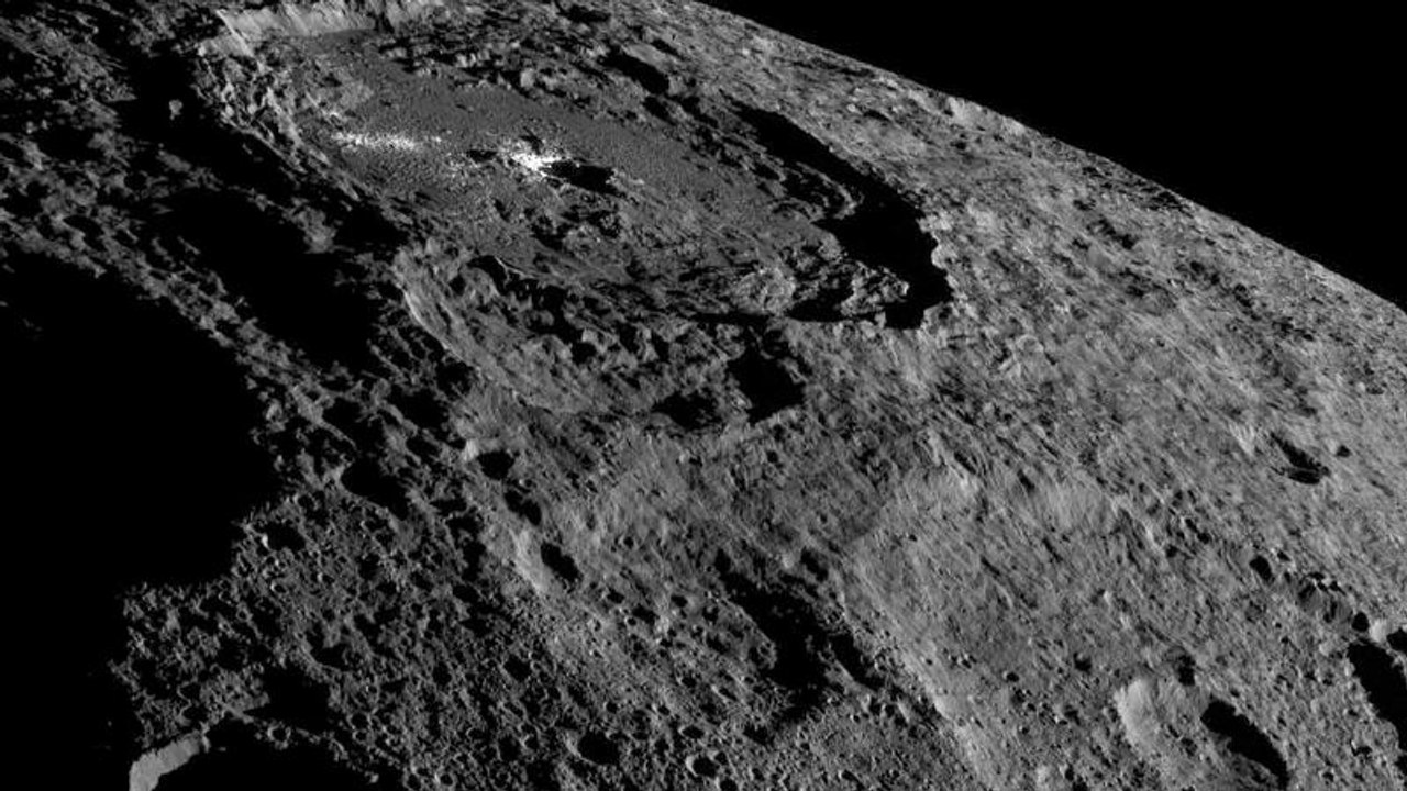 Deutsch-französische Raumsonde auf Asteroid gelandet