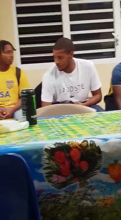 Mardi 02 octobre l'avant match l’entraîneur face a son groupe lors de la collation d'avant match , quart de finale de la coupe de France !!! JSA L ESPRIT D EQUIPE !!!