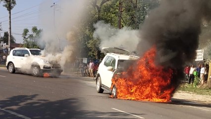 चलते-चलते आग के गोले में बदल गई कार, फिल्मी स्टाइल में कूदकर ड्राइवर ने बचाई जान