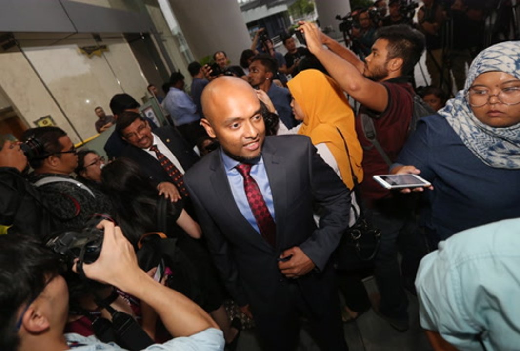 Rosmah's lawyers not informed of court charges