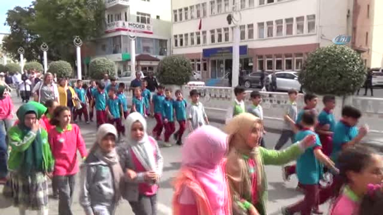 Niğde'de 3-4 Ekim Dünya Yürüyüş Günü Nedeniyle Yürüyüş Düzenlendi