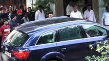 Sonam Kapoor, Rakesh Roshan & Others Spotted at Krishna Raj Kapoor Funeral
