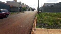 Fios de telefonia provocam queda de motociclista na Rua Carajás