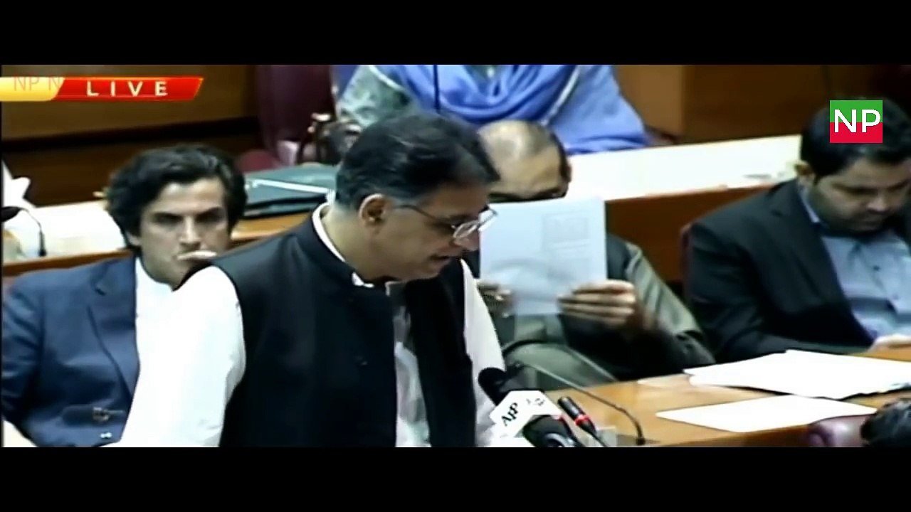 PM Imran Khan Run in Assembly Today During Asad...