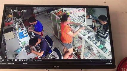 La batterie d'un téléphone prend feu