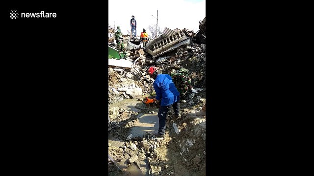 Rescue efforts continue in devastated Palu following deadly earthquake