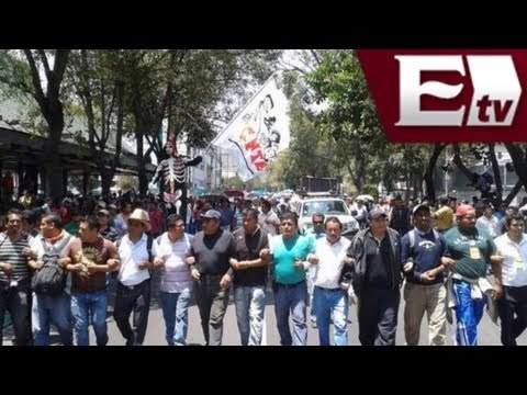 Maestros invaden comercios y causan pérdidas / Titulares de la mañana con Vianney Esquinca