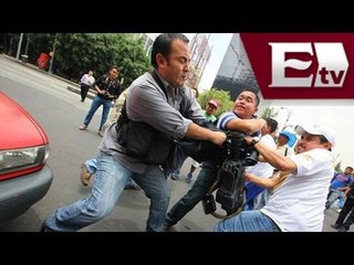 Maestros agreden a reportero de Grupo Imagen /Titulares de la mañana Vianney Esquinca