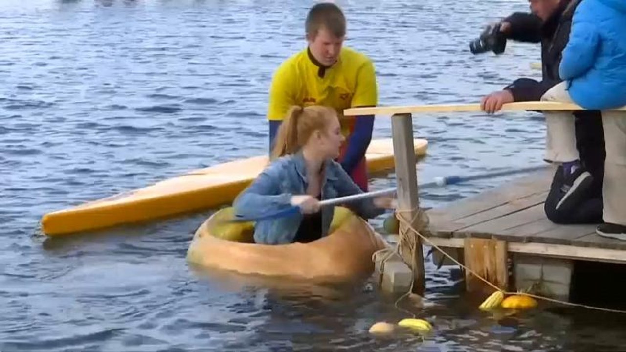 Kürbis-Regatta: Bespritzen des Gegners erlaubt