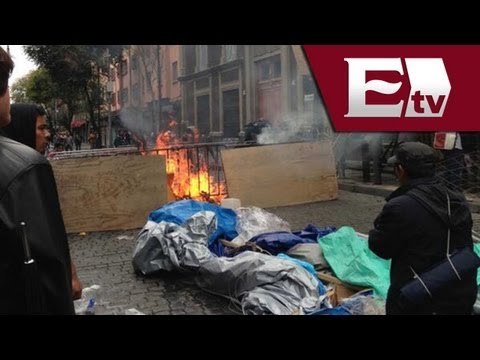 ÚLTIMA HORA: CNTE tiene dos horas más para desalojar; hay cinco maestros detenidos