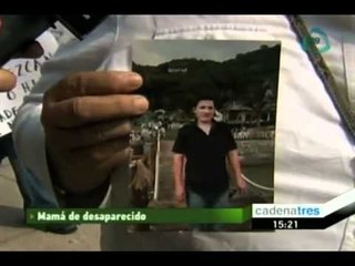 Marchan madres de desaparecidos rumbo al Ángel de la Independencia