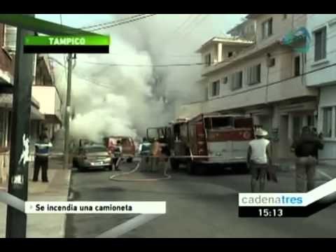 Se incendia una camioneta causada por un corto circuito