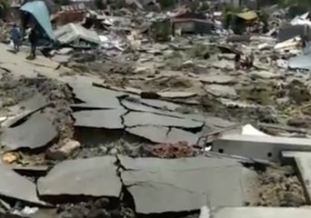 Sections of Palu Remain Covered in Debris Following Devastating Earthquake