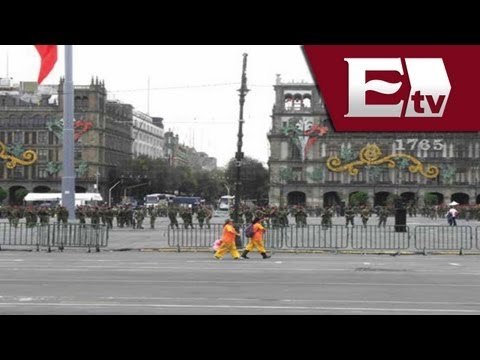 Zócalo capitalino sigue juntando víveres para damnificados / Titulares con Vianney Esquinca