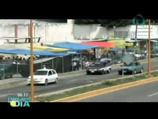 Télécharger la video: Bloquean docentes comercios y empresas en Oaxaca