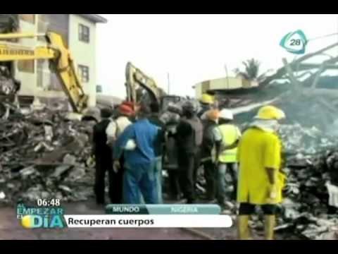 Recuperan cuerpos tras accidente aéreo en Nigeria