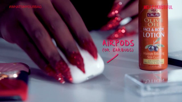 Amara La Negra | What's In Your Bag