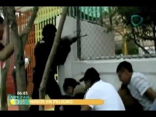 Tiroteo entre policías y delincuentes causa pánico en un kinder de Neza
