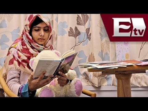 Malala Yousafzai conversa con la Reina Isabel II sobre la educación/ Paola Barquet