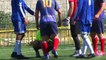 Un arbitre marque un pénalty arrêté par le goal (Daghestan)