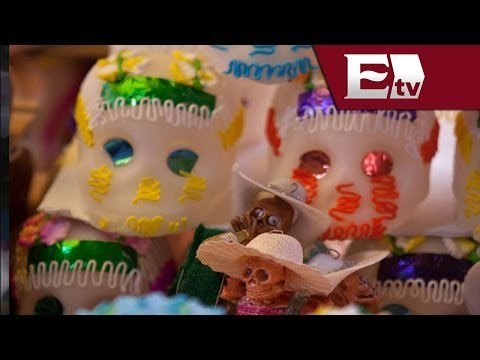 Conmemoran el día de muertos en Michoacán / Titulares con Vianey Esquinca