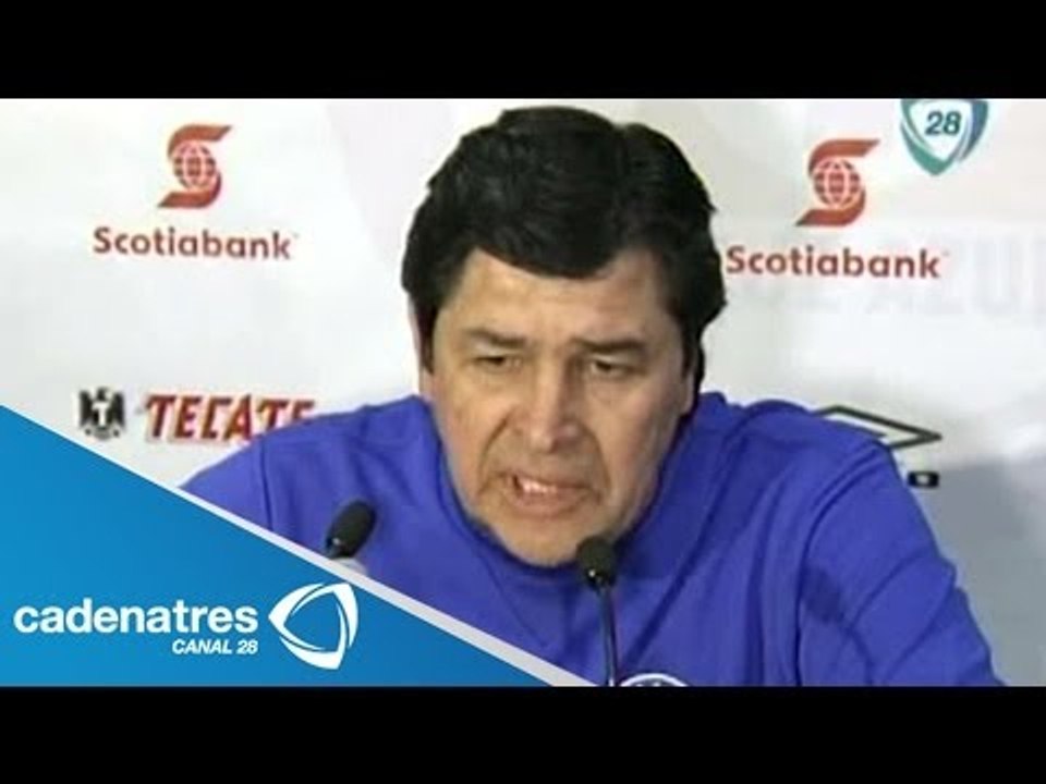 Luis Fernando Tena destaca plantel con calidad en Cruz Azul; niega salida de Mariano Pavone