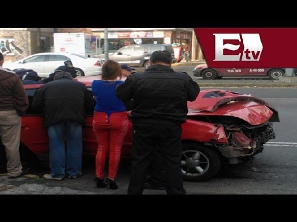 Mujeres ebrias chocan y golpean a policías para evitar ser detenidas / Vianey Esquinca