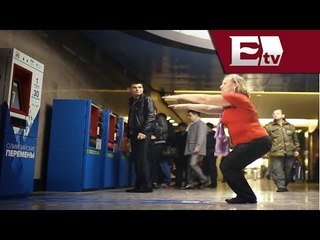 Rusia: para combatir la obesidad, el acceso al metro se paga con 20 sentadillas / Andrea Newman