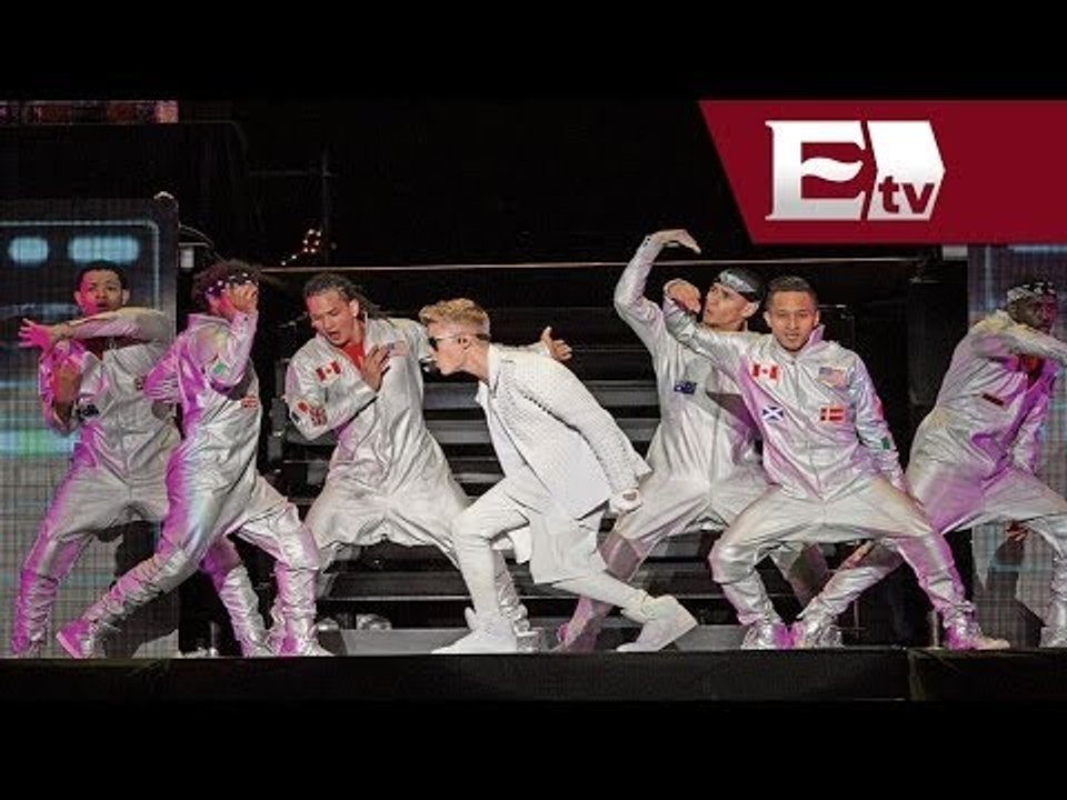 Justin Bieber se presenta en México / Justin Bieber visits Mexico 2013