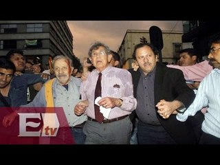 Cuauhtémos Cárdenas es agredido en marcha de normalistas  / Vianey Esquinca