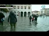 El 'agua alta' de Venecia inunda media ciudad