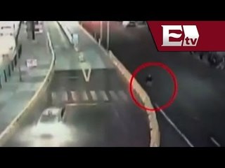 Desde la Red: Hombre salva su vida en impresionante accidente / Titulares con Vianey Esquinca