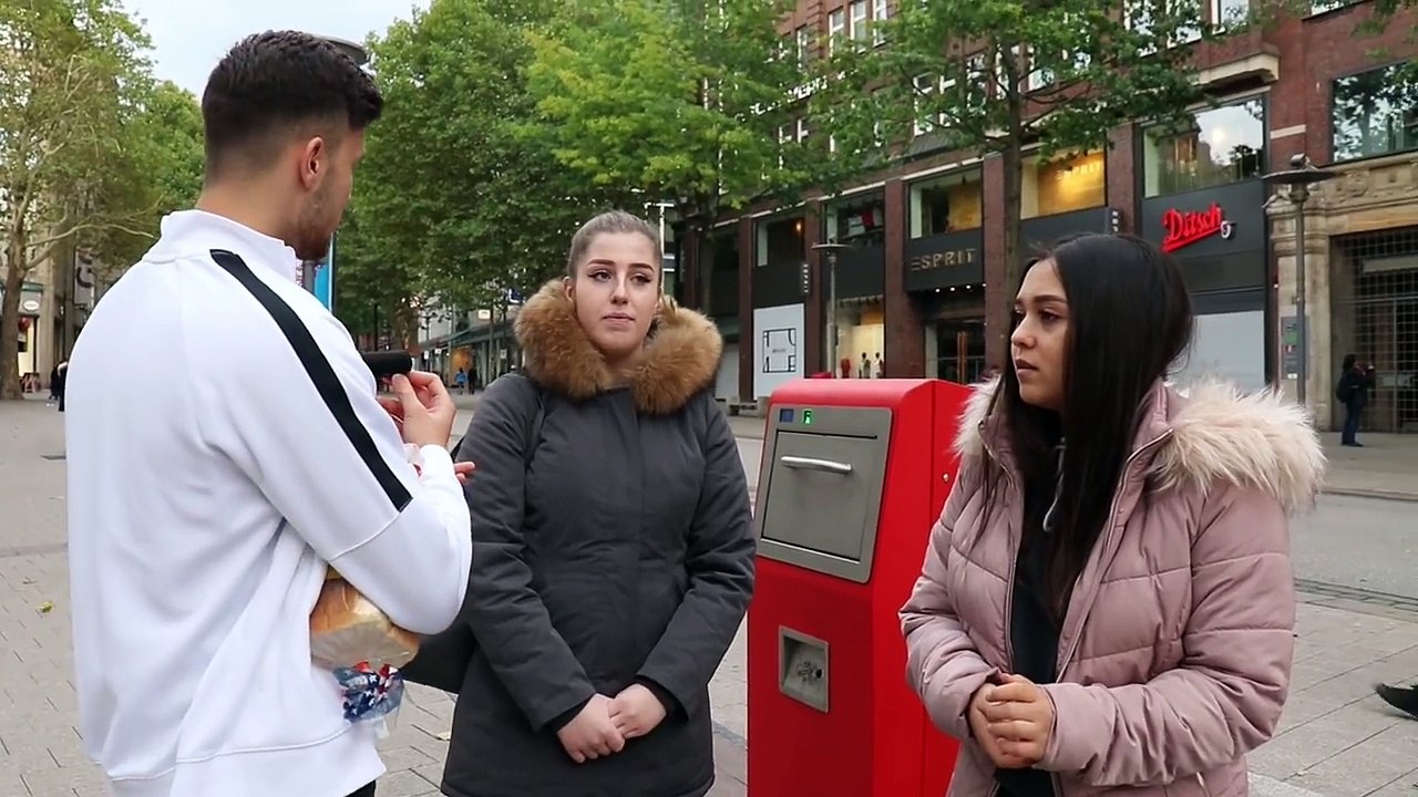 Für 50 EURO 2 Scheiben TOASTBROT in 60 SEKUNDEN essen !.. | STREETCOMEDY | Denizon