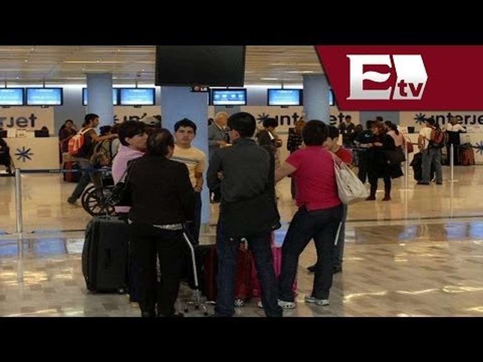AICM apoyará a turistas durante vacaciones / To...