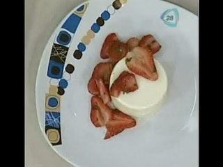 Gelatina de queso de cabra con fresas. Cocinemos Juntos
