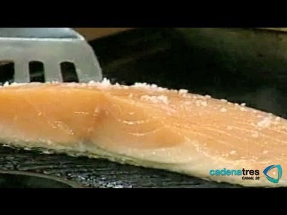 ¿Cómo preparar un deliciosos salmón, de cilantro, y pepitas?. Cocinemos Juntos