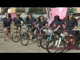 Mujeres de tacones y en bicicleta por el DF