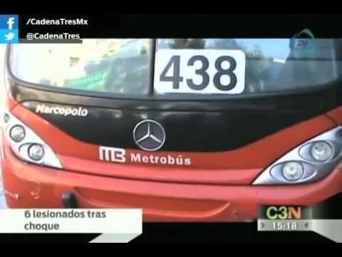 Choque entre de Metrobús Línea 3 y patrulla deja seis lesionados en Balderas