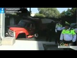 Camión atropella y mata a una mujer y una menor en Tláhuac