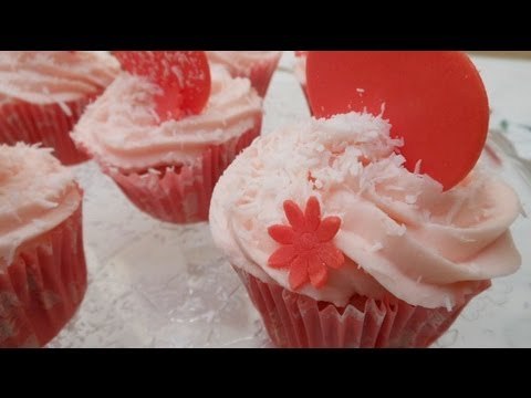 Receta de cupcakes de queso con fresa. Receta de cupcakes / Cupcakes recipe / Receta postres