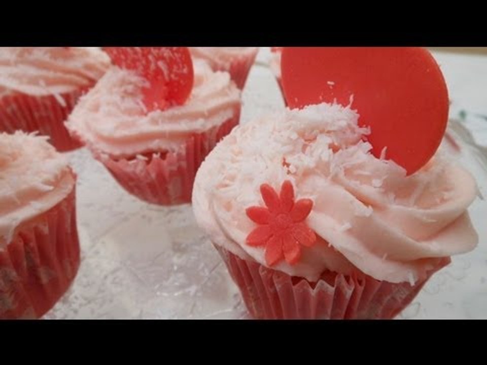 Receta de cupcakes de queso con fresa. Receta de cupcakes / Cupcakes recipe / Receta postres