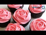 Receta de cupcakes con betún de queso crema al limón y flores. Desserts recipe / Día de las madres