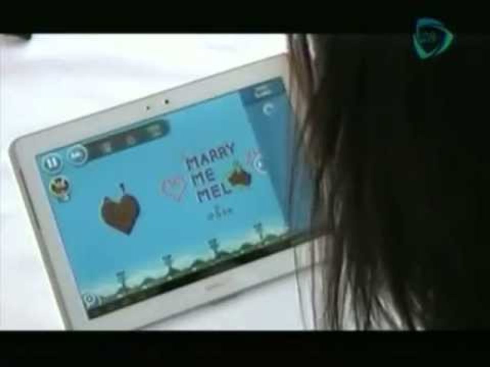 Le proponen matrimonio jugando Angry Birds // Propose marriage playing Angry Birds