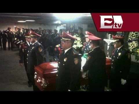 Rinden homenaje a policía que enfrento a asaltantes de Galerías Coapa / Andrea Newman