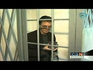 Sacerdote transporta cocaína en su estomago