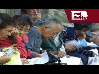 Jubilados se manifiestan; no han recibido su pago / Titulares con Vianey Esquinca