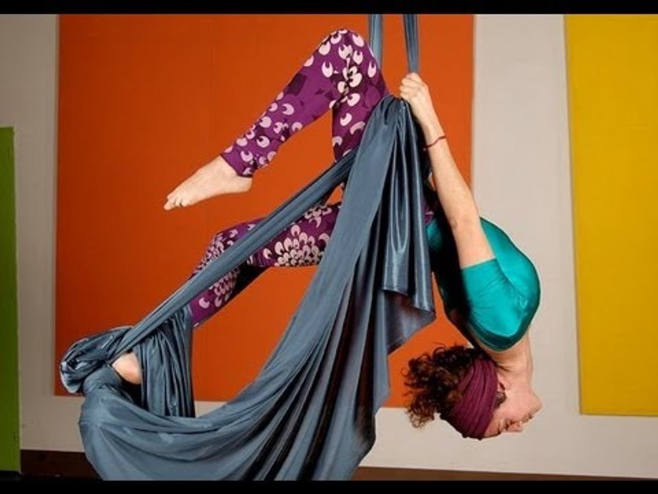 Acrobacia aérea o danza aérea, una rutina sorprendente