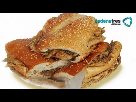 Receta para preparar sandwich de pollo parmesano. Receta de sandwich / Receta de pollo