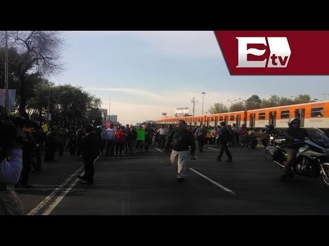 Vagoneros realizan marcha hacia el Zócalo; bloquean Tlalpan / Excélsior informa