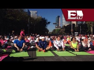 Mancera hace yoga en Reforma / Excélsior informa